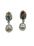 Tiny tulip earring with pearls pop