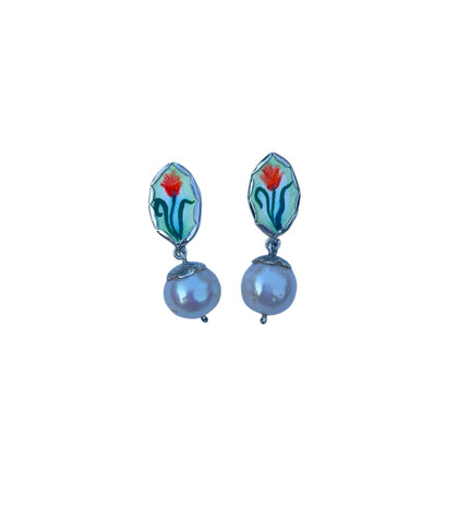 Tulip and pearl earrings