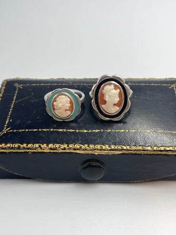 Oval Scolloped cameo ring